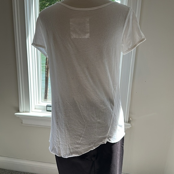 Frank and Eileen Tee Lab SS White Wide Vneck, 100% Cotton, Like New, Made in USA - Picture 5 of 9